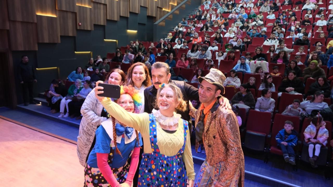 Başkan Adil Kırgöz Çocukların Tatil Sevincine Ortak Oldu