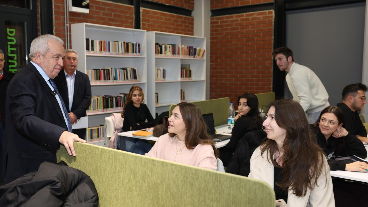 Başkan Şadi Özdemir’den finaller öncesi gençlere moral ziyareti