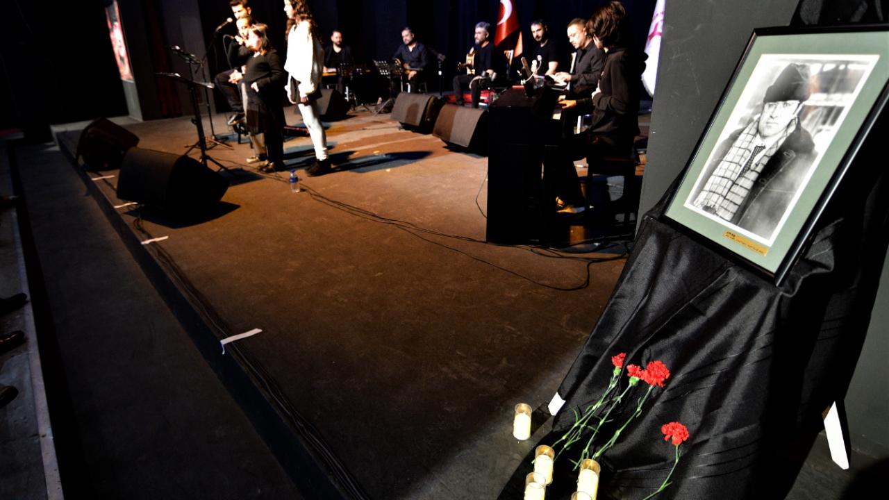 Bornova’dan aydınlanma yemini: “Uğur Mumcu’nun kalemi yerde değil”