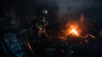 Buca’da depo yangını kısa sürede söndürüldü