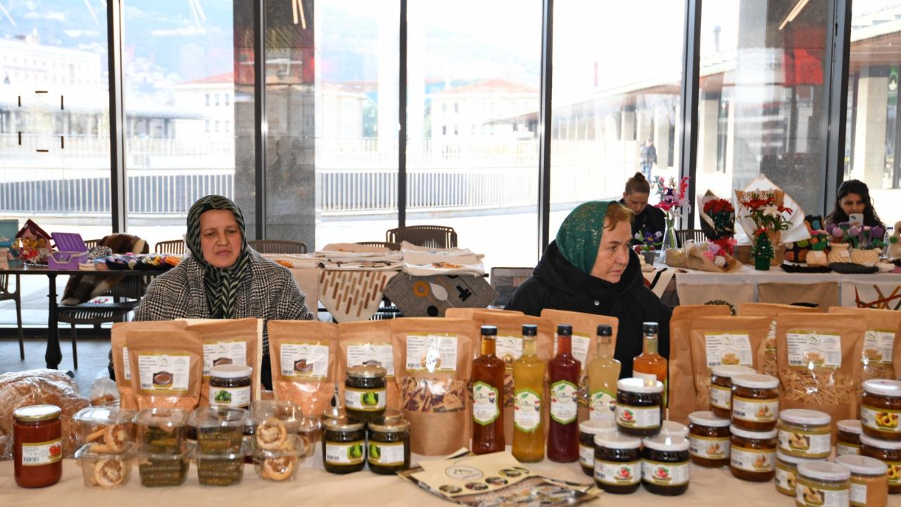 Girişimci Kadınların El Emeği Osmangazi Meydanı’nda Buluştu