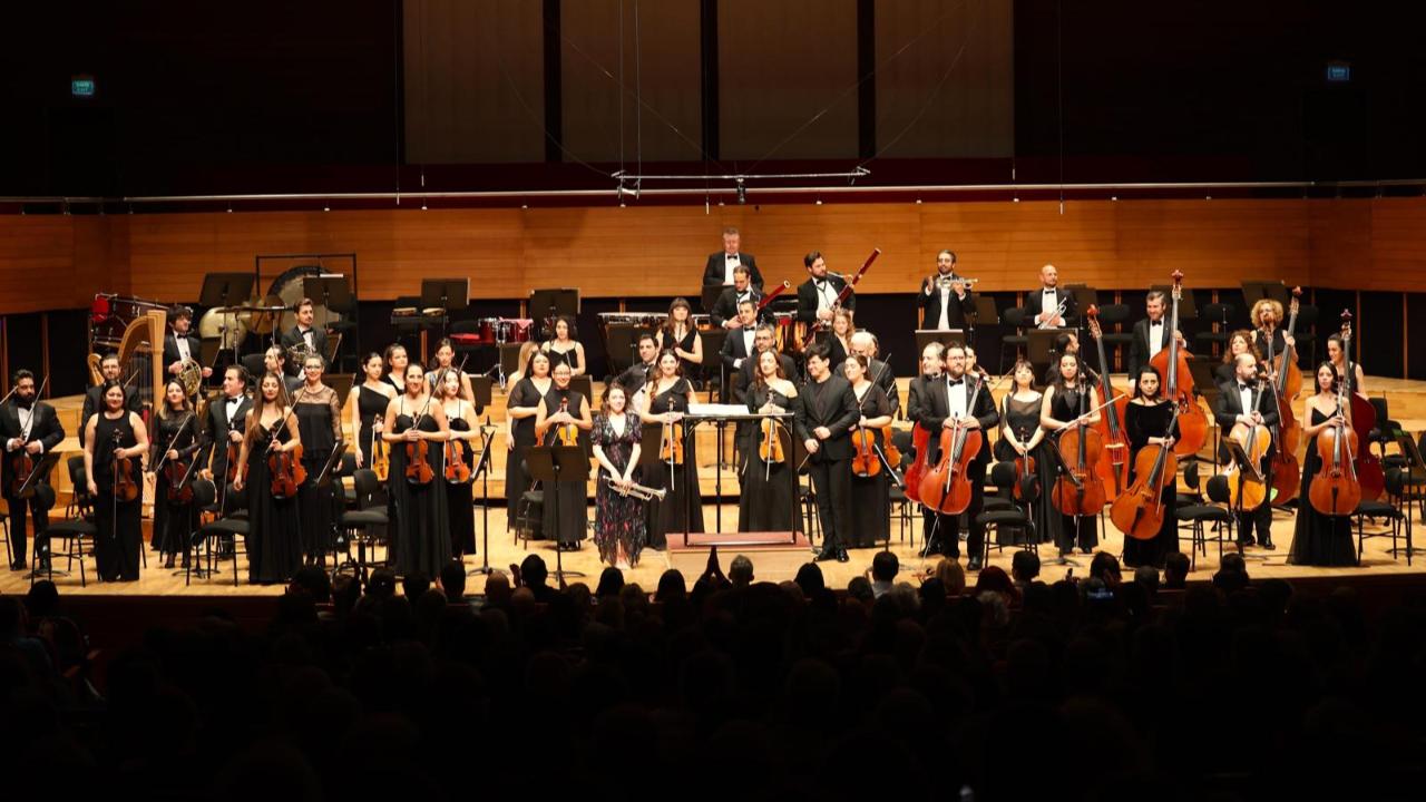 İzmir Oda Orkestrası dünyaca ünlü sanatçılarla sahne aldı