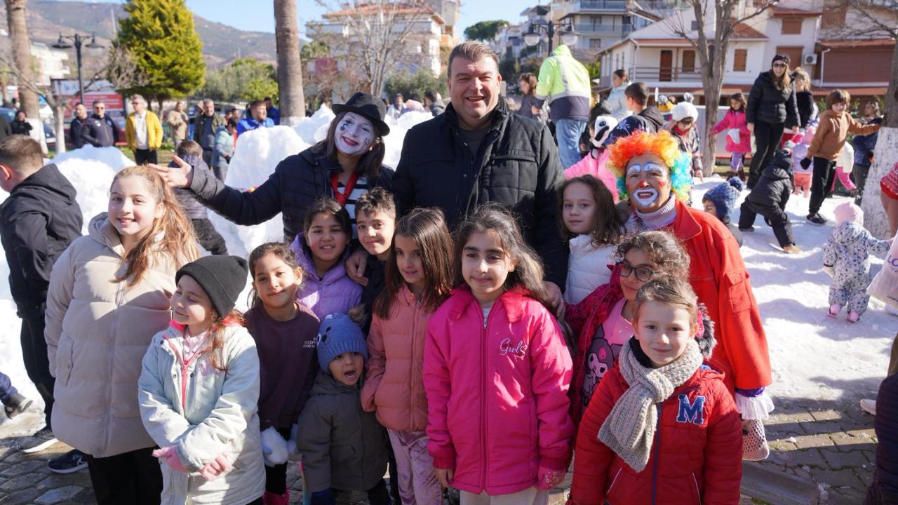 Miniklerin neşesi Hizmet Noktası’nı ısıttı.
