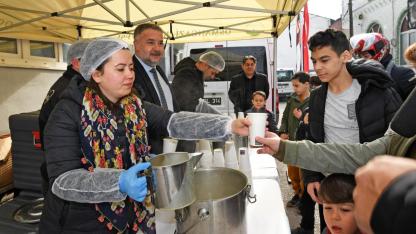Osmangazi’de Cuma Bereketi Vatandaşlarla Paylaşıldı