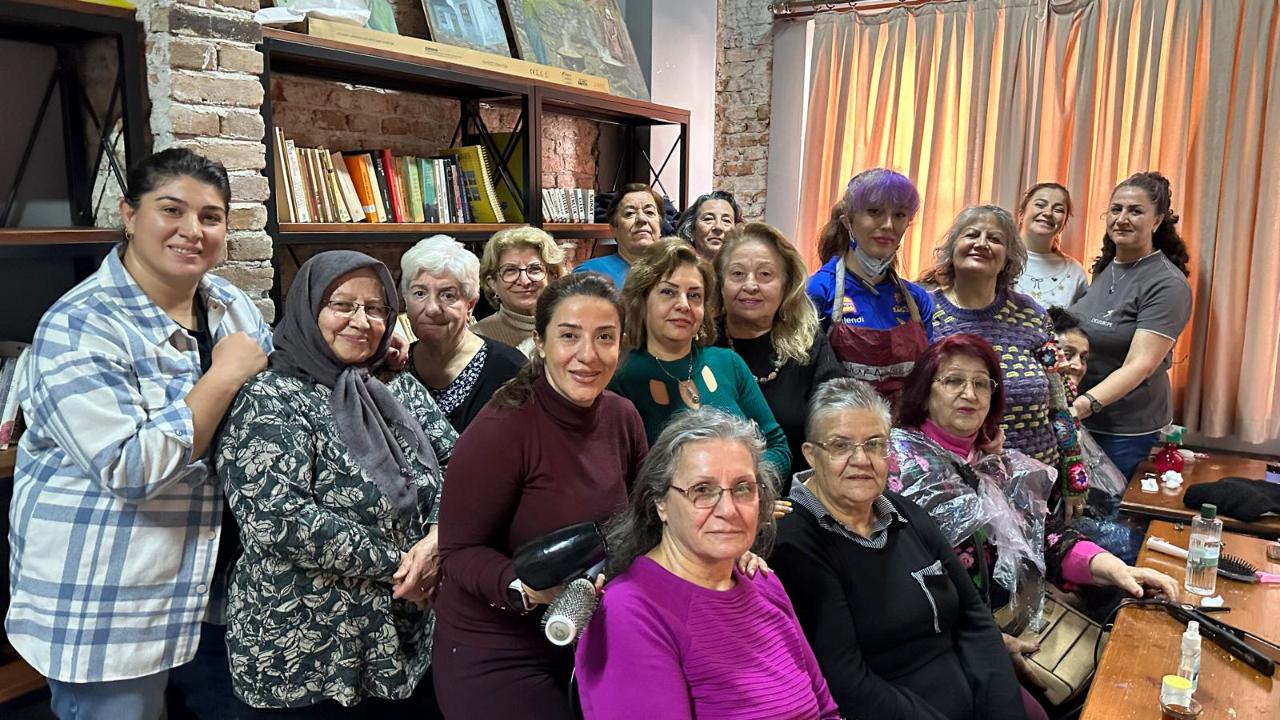 Yaşlı Evleri’nde kişisel bakım uygulaması