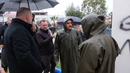 Dikili Belediyesi Yoğun Yağışla Mücadele Etti