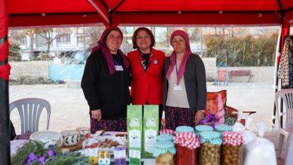 DİDİM’DE EMEKÇİ KADINLAR PAZARI KENT MEYDANI’NDA AÇILDI