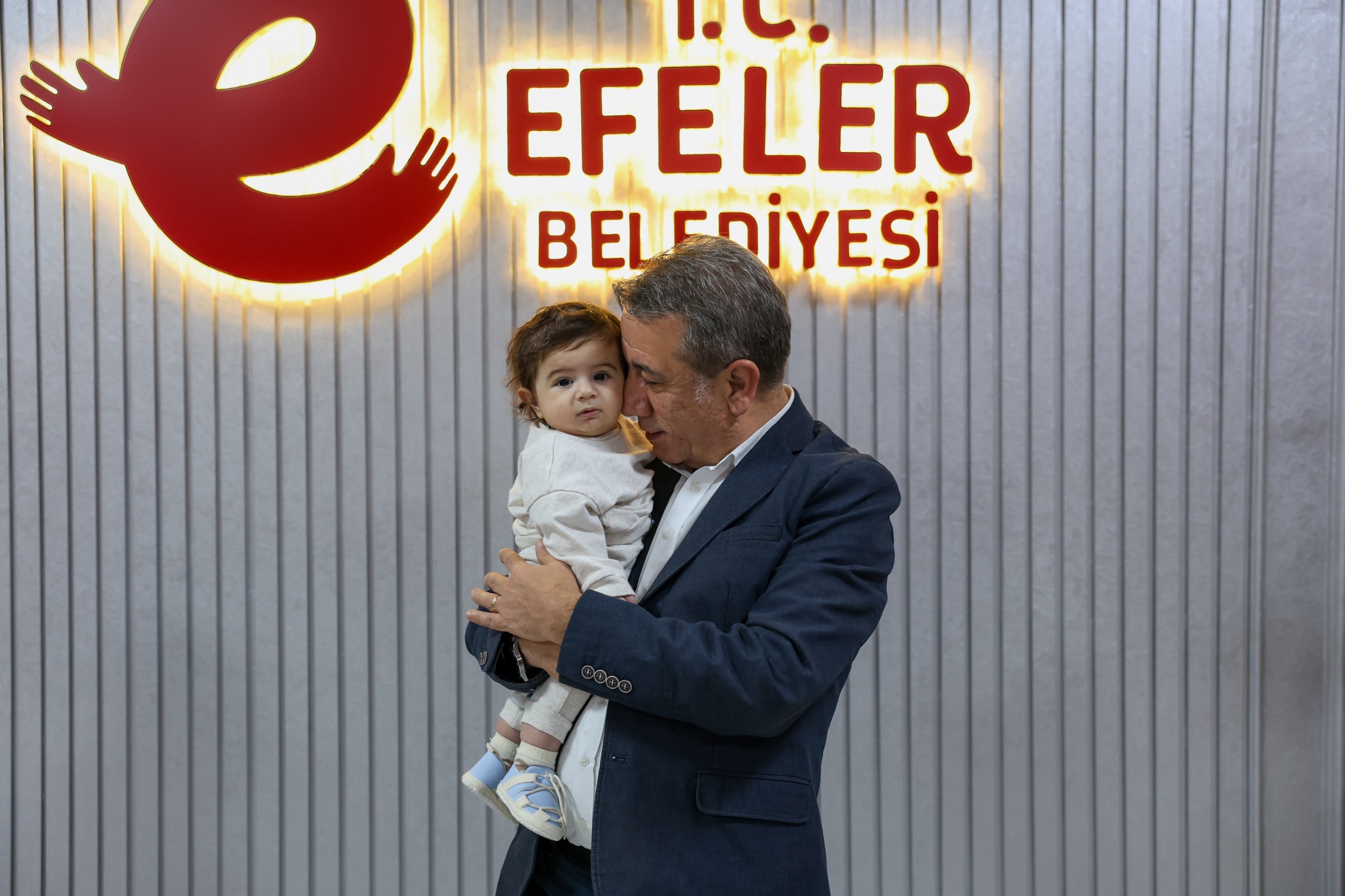 Efeler'de dayanışma zafere ulaştı
