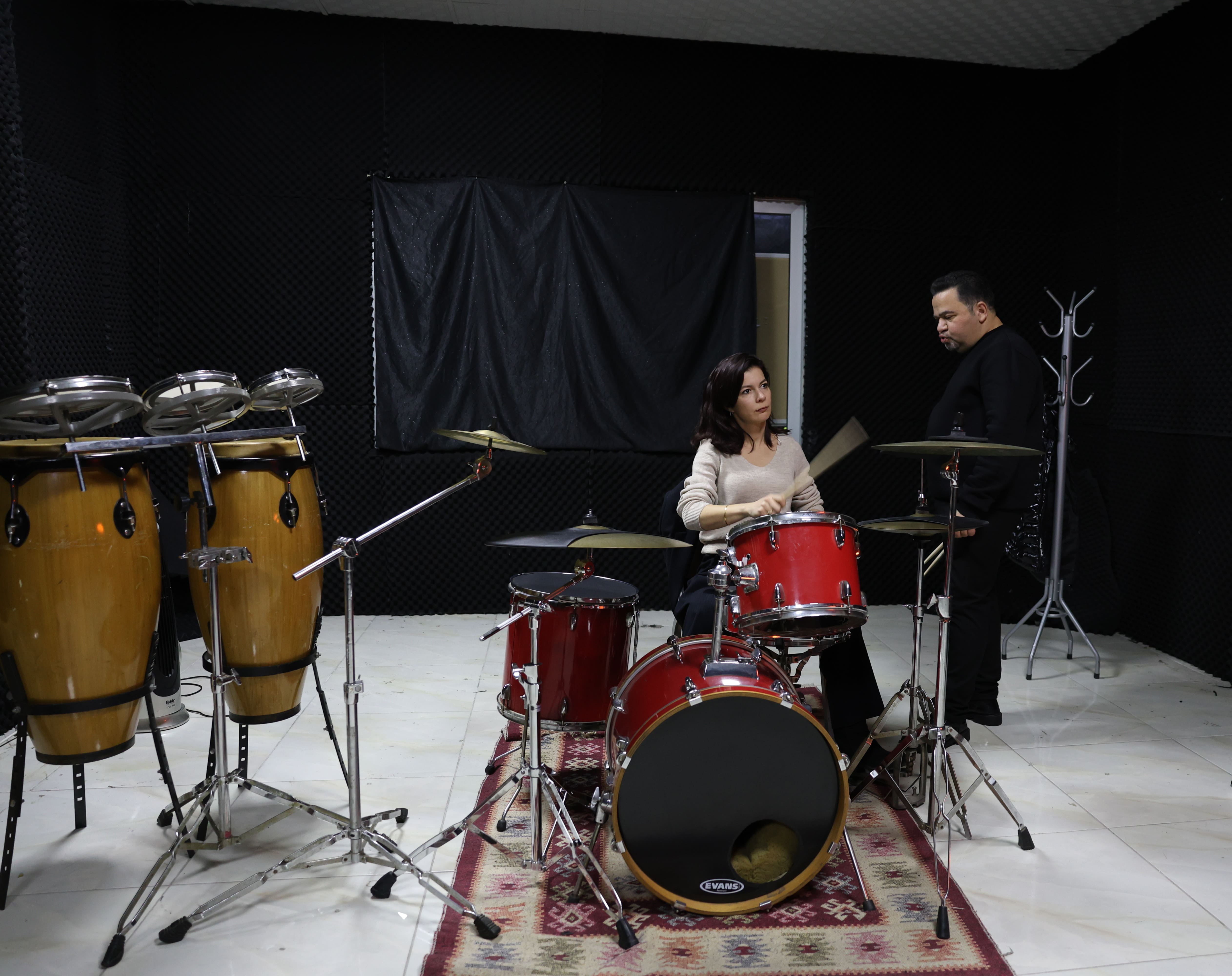 EFELER’DE SANATIN KALBİ MÜZİKLE ATIYOR