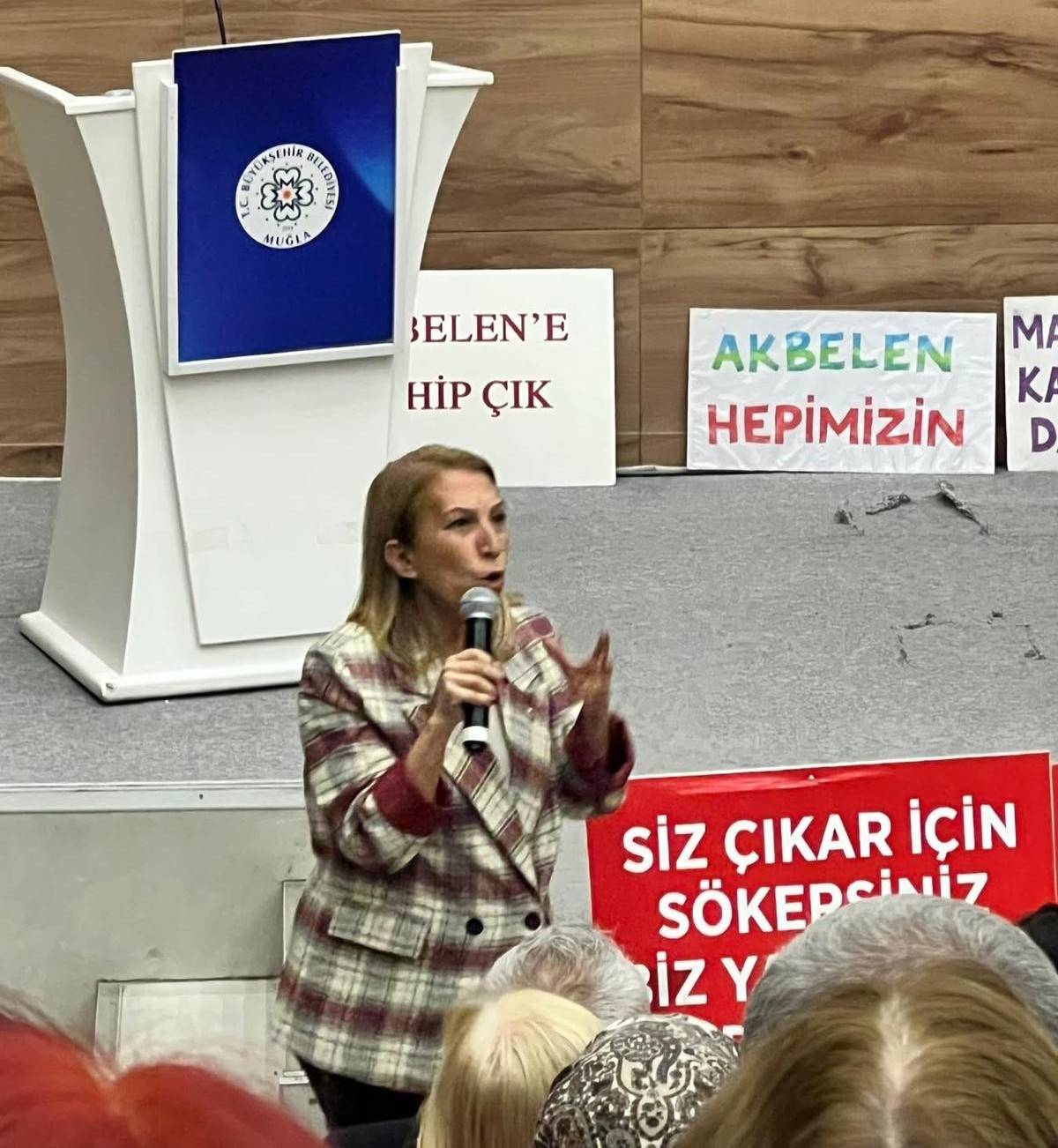 AKBELEN İSYANDA: SUYU VE ZEYTİNİ KÖMÜRE KURBAN ETMEYECEĞİZ