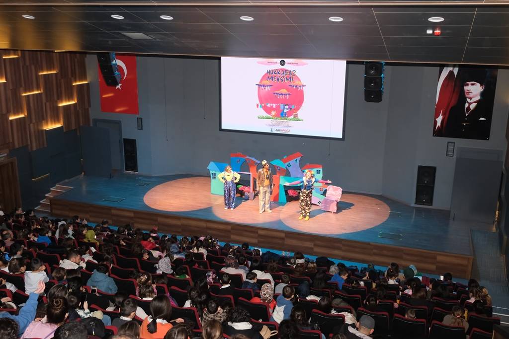 Başkan Adil Kırgöz Çocukların Tatil Sevincine Ortak Oldu