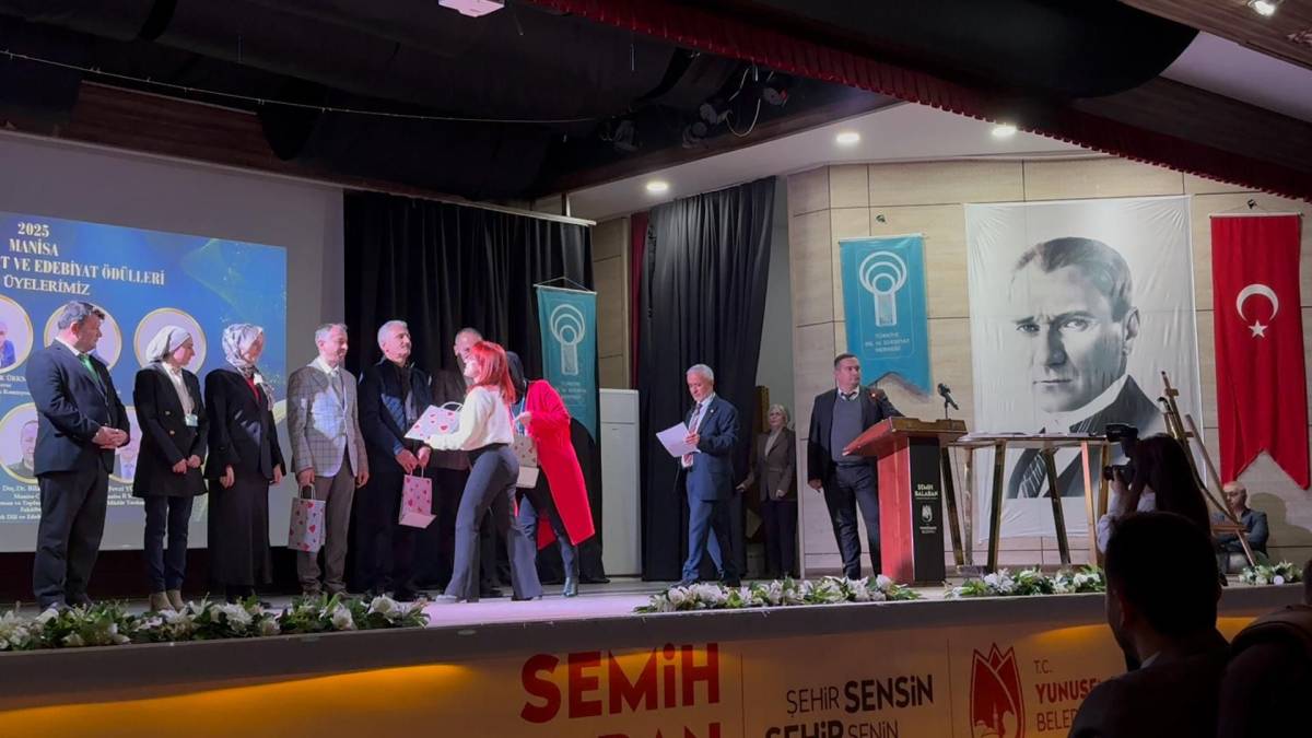 Manisa’da Kültür, Sanat ve Edebiyat Ödülleri Sahiplerini Buldu