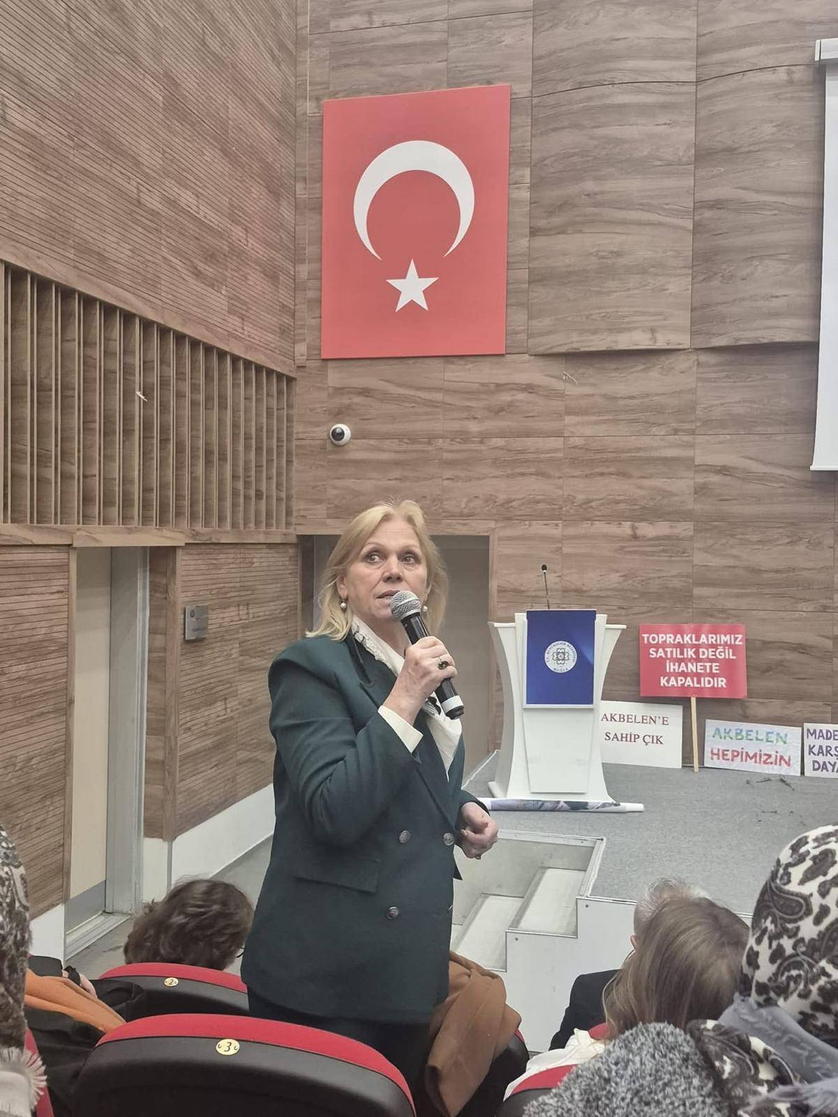 AKBELEN İSYANDA: SUYU VE ZEYTİNİ KÖMÜRE KURBAN ETMEYECEĞİZ