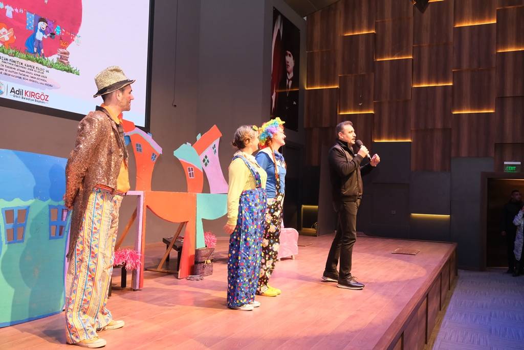 Başkan Adil Kırgöz Çocukların Tatil Sevincine Ortak Oldu