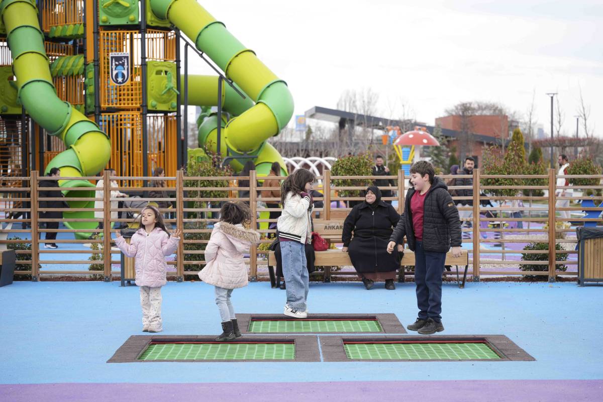 BAŞKENTLİLER BAYRAMIN TADINI BÜYÜKŞEHİR’İN PARKLARINDA ÇIKARDI