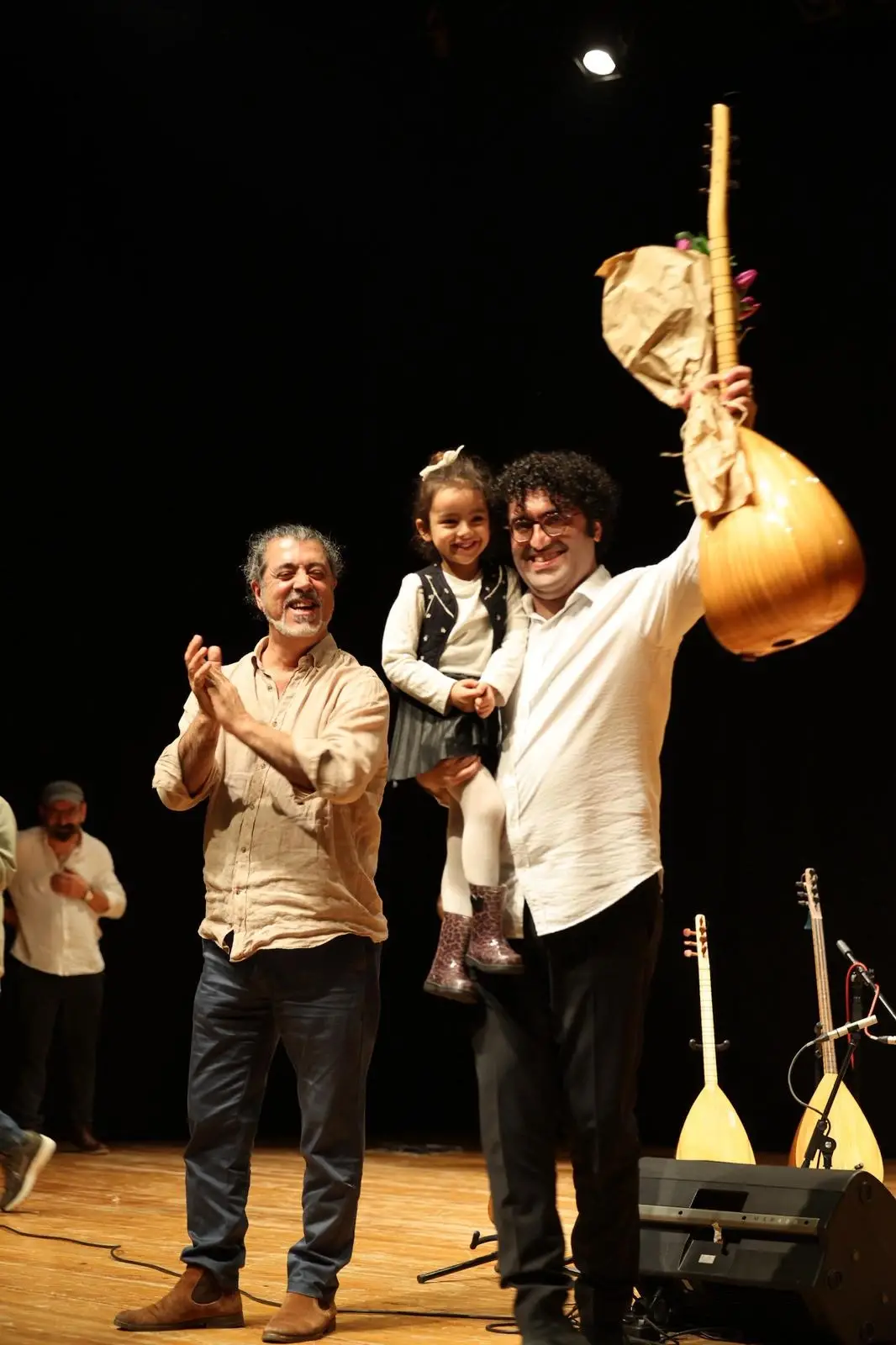 Erdem Şimşek dinleyenleri büyüledi: Saznâme konseri İzmir'de büyük ilgi gördü