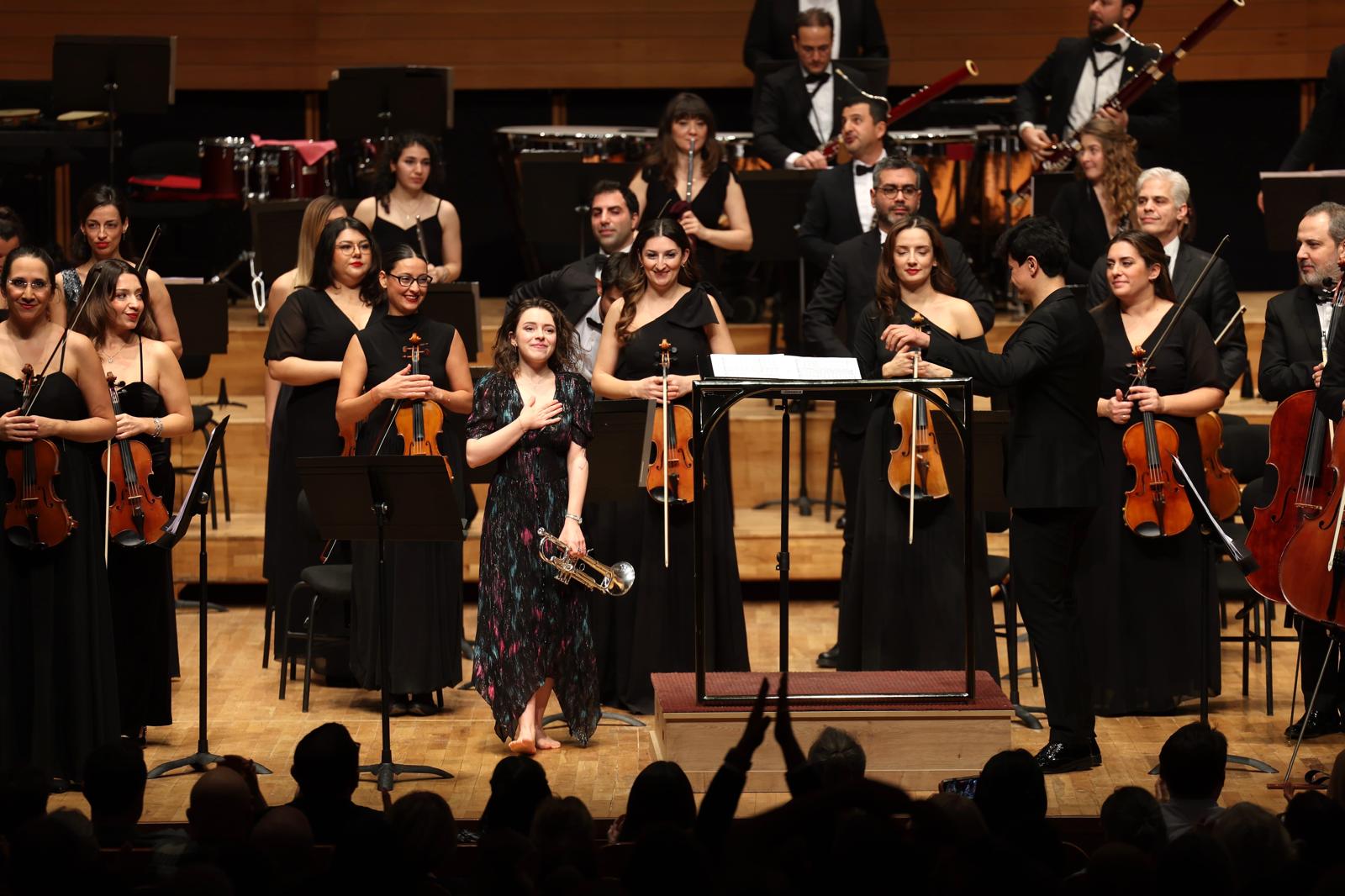 İzmir Oda Orkestrası dünyaca ünlü sanatçılarla sahne aldı
