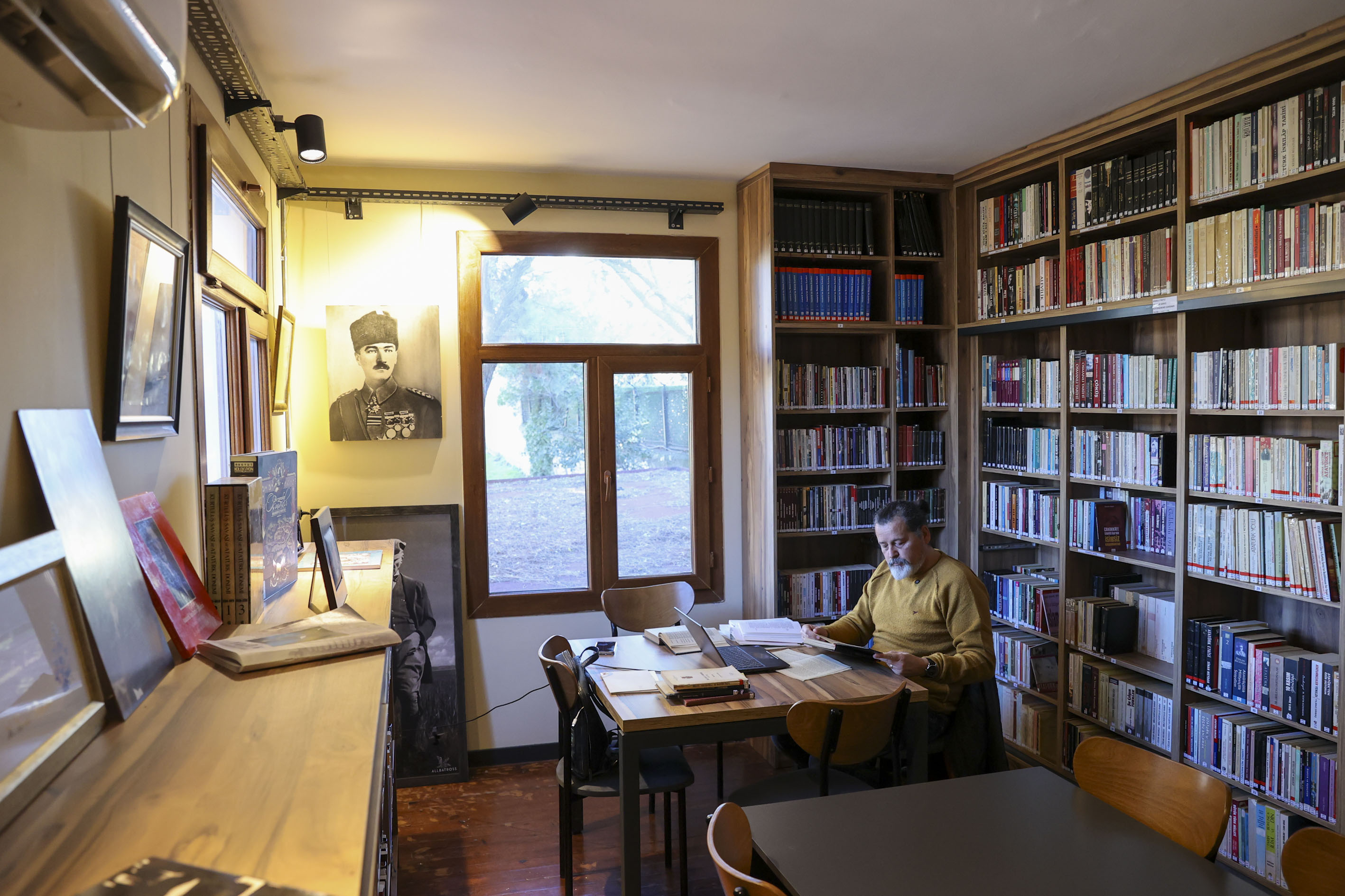 Cumhuriyet Kütüphanesi araştırmacıların uğrak noktası oldu