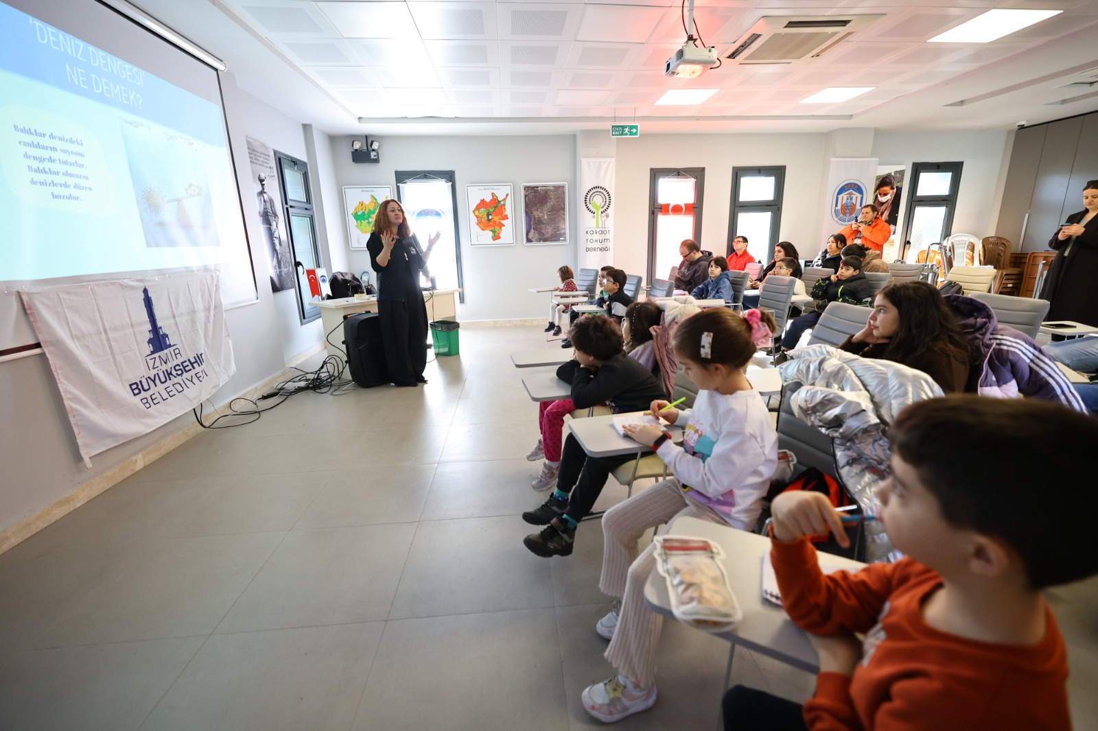 Çocuklar Efes Selçuk'ta denizin gizli dünyasını keşfetti